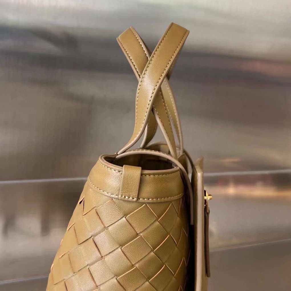 보테가 작은 플립 플랩