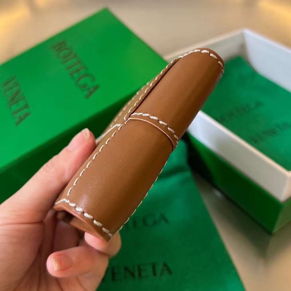 보테가 카세트 이중 접이식 지갑