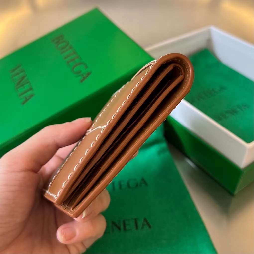 보테가 카세트 이중 접이식 지갑