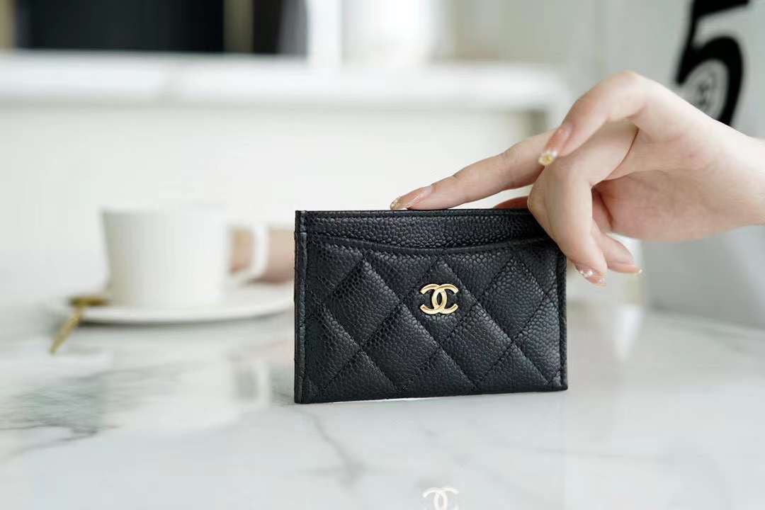 샤넬 클래식 캐비어 슬롯 블랙 카드지갑