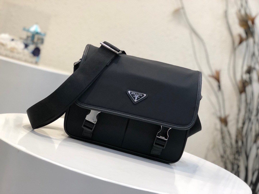 프라다 백팩 큰사이즈 남자가방
