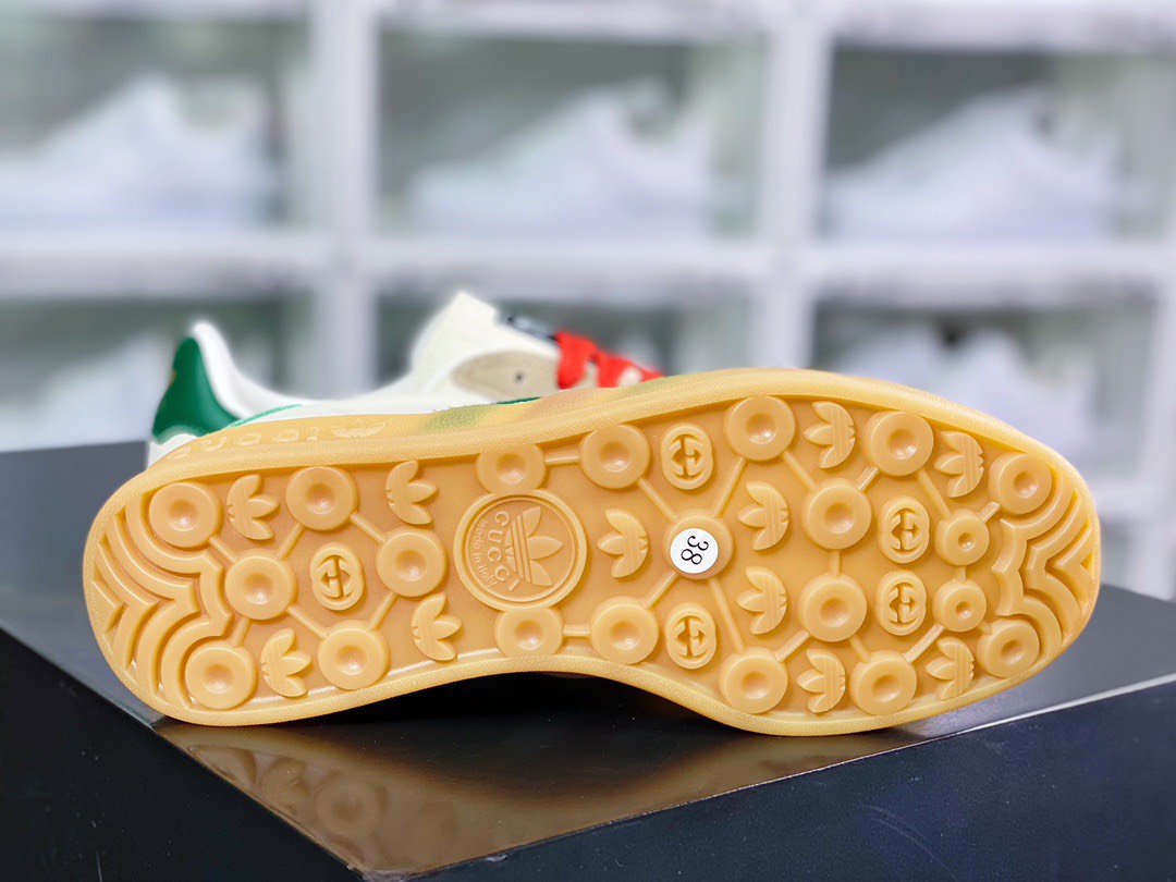 구찌 x 아디다스 콜라보 스니커즈