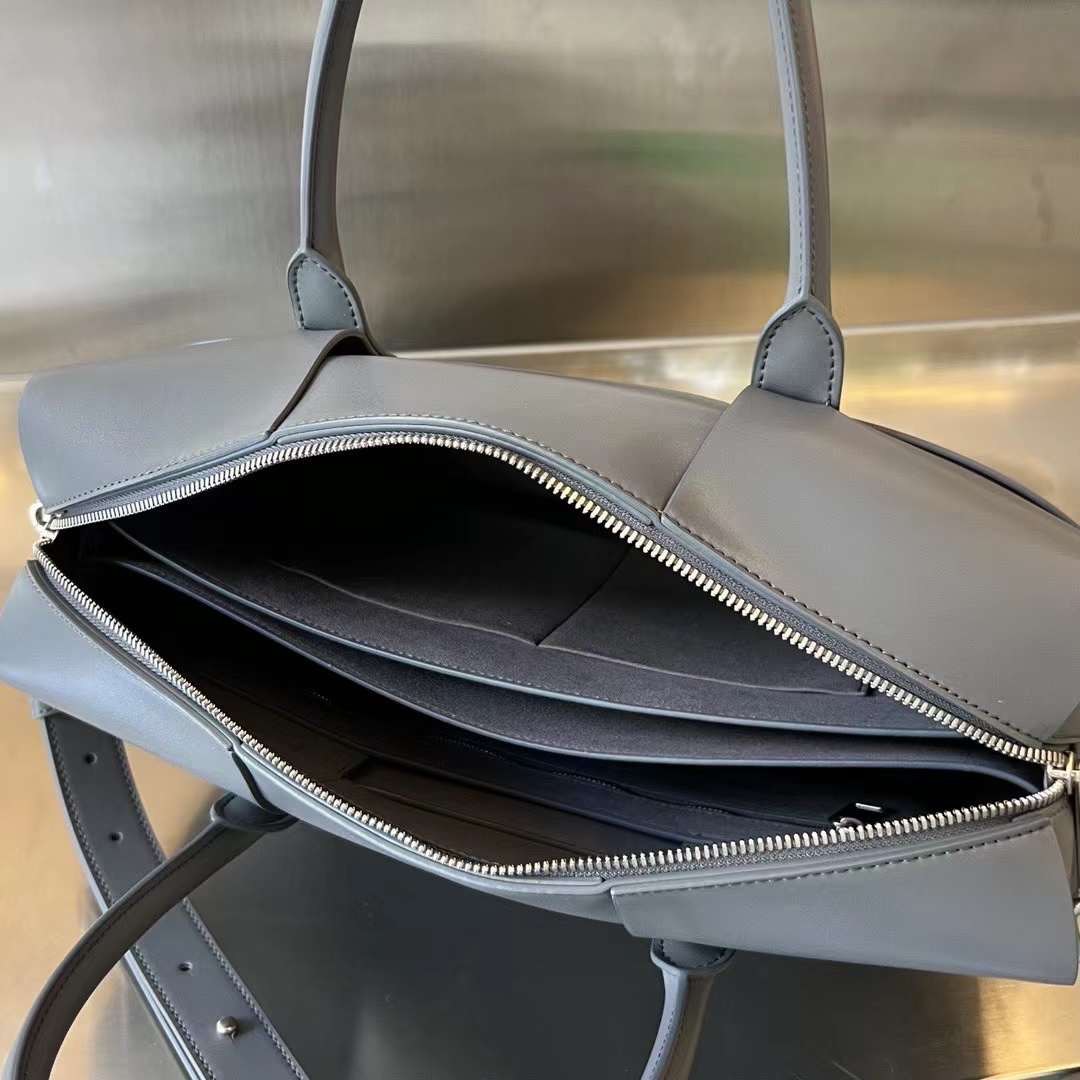 보테가 Arco 서류가방