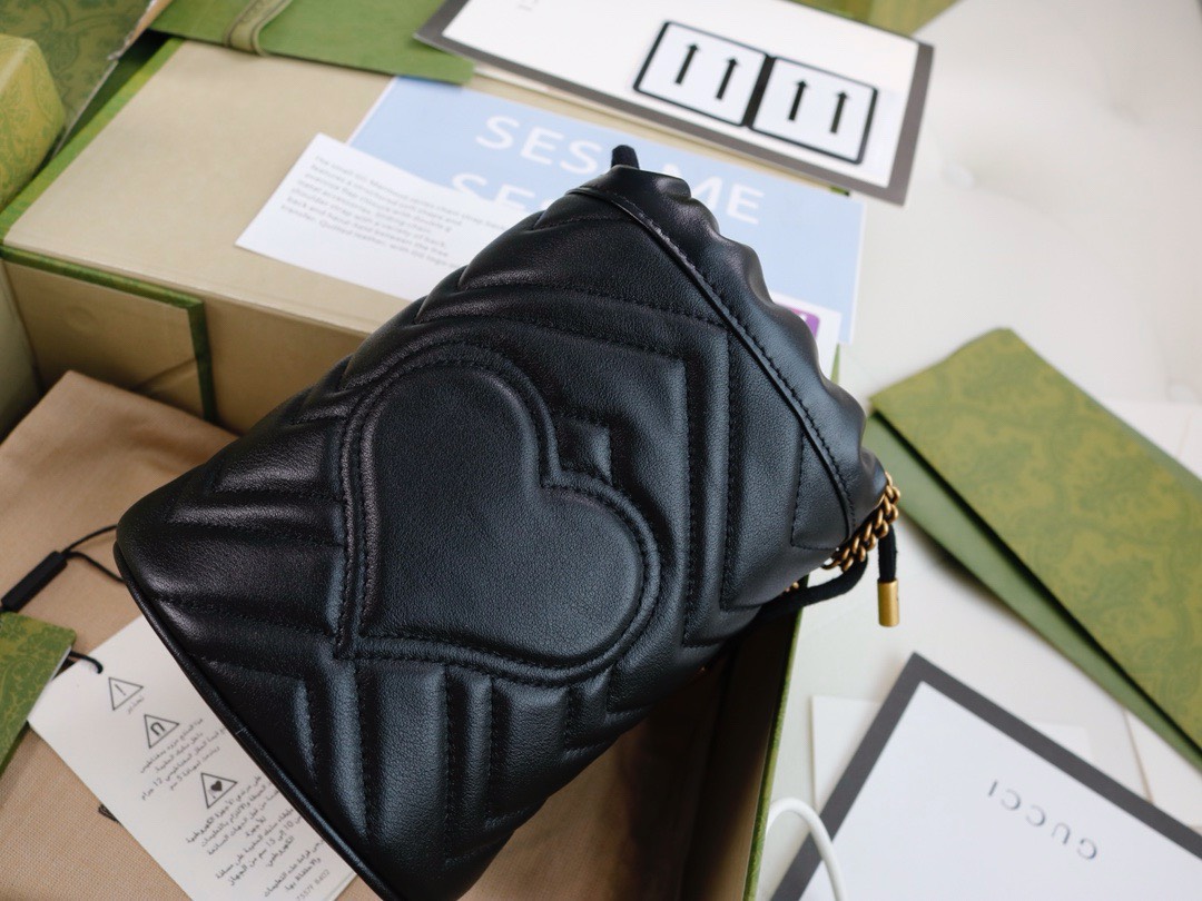 구찌 여성 버켓백·