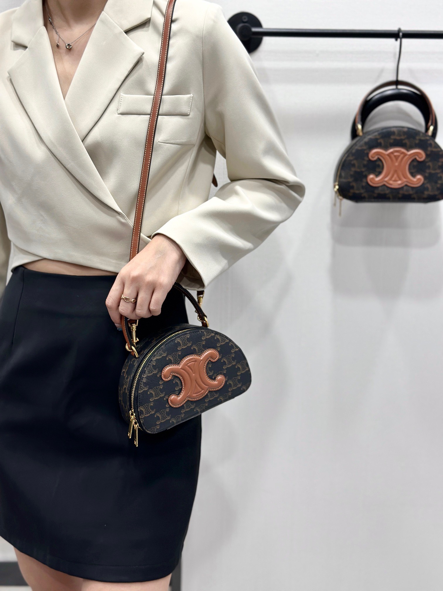 셀린느 HALF MOON CASE 미니백