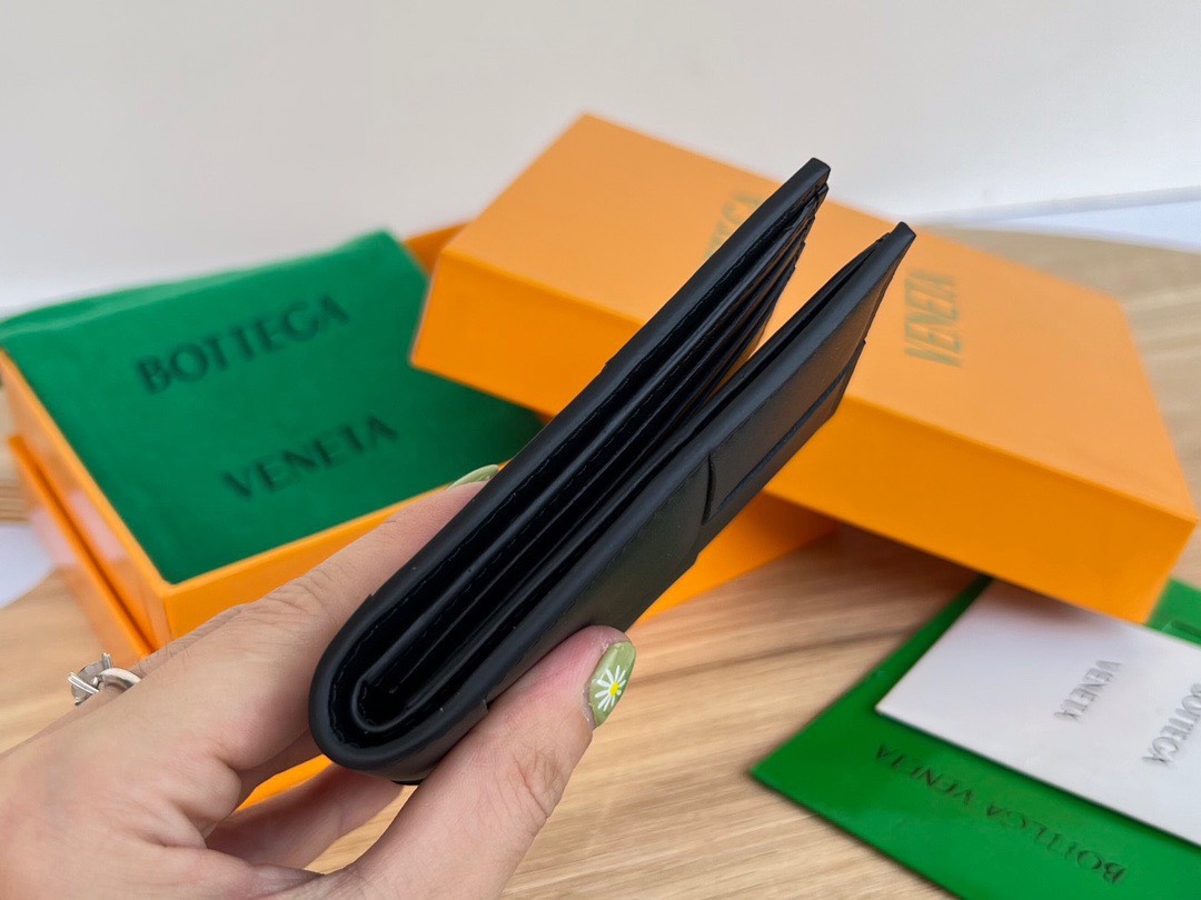 보테가 카세트 블랙 남성 반지갑