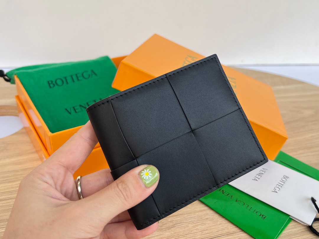 보테가 카세트 블랙 남성 반지갑