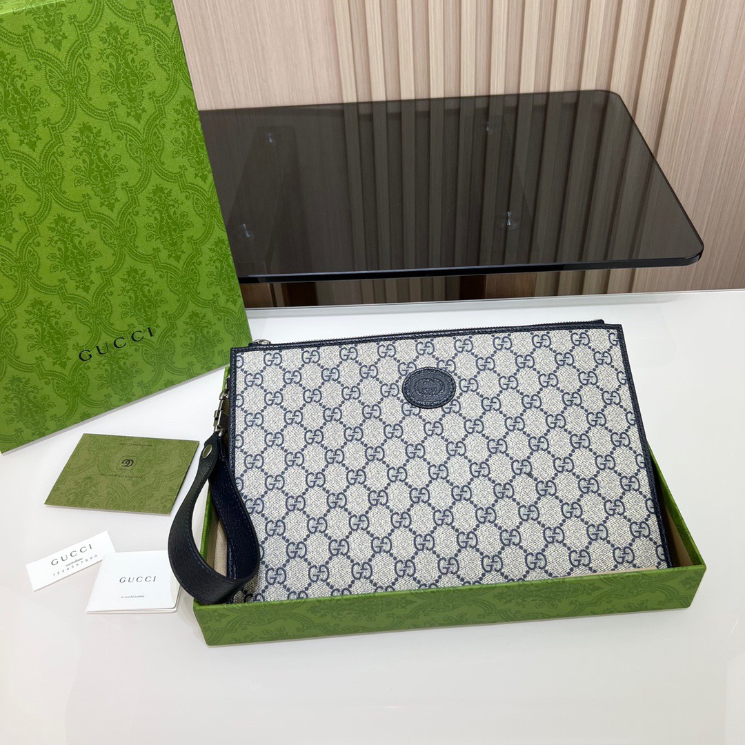 구찌 인터로킹 G 디테일 남성 파우치 (2컬러)