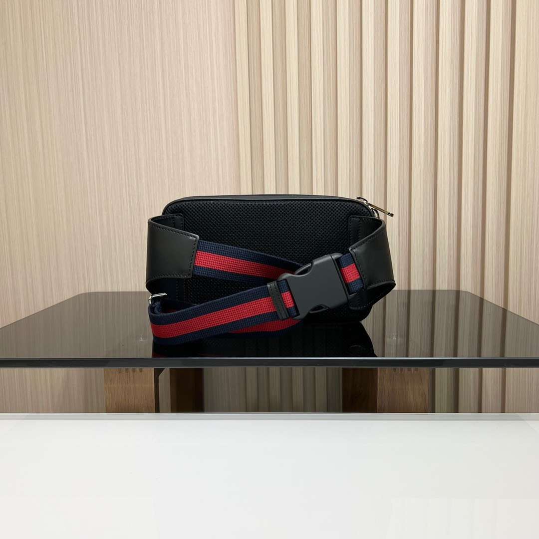 구찌 Soft Zip Belt 남성 허리백