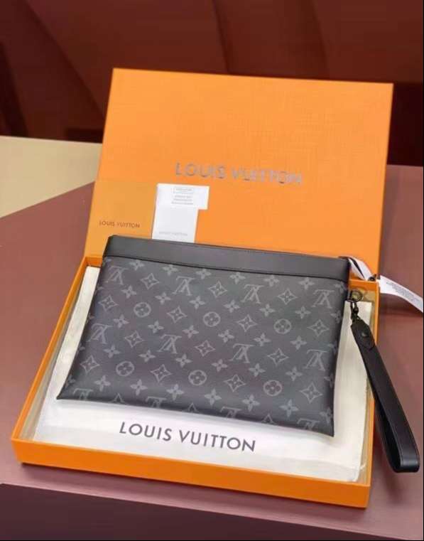 루이비통 포쉐트 투 고 모노그램 클러치