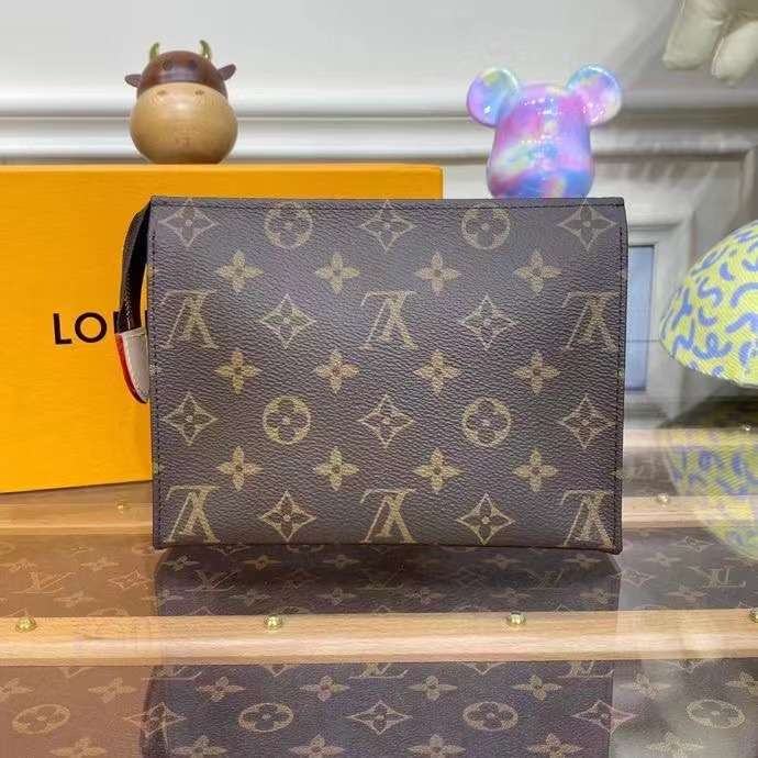 루이비통 포쉐트 토일렛 모노그램 클러치