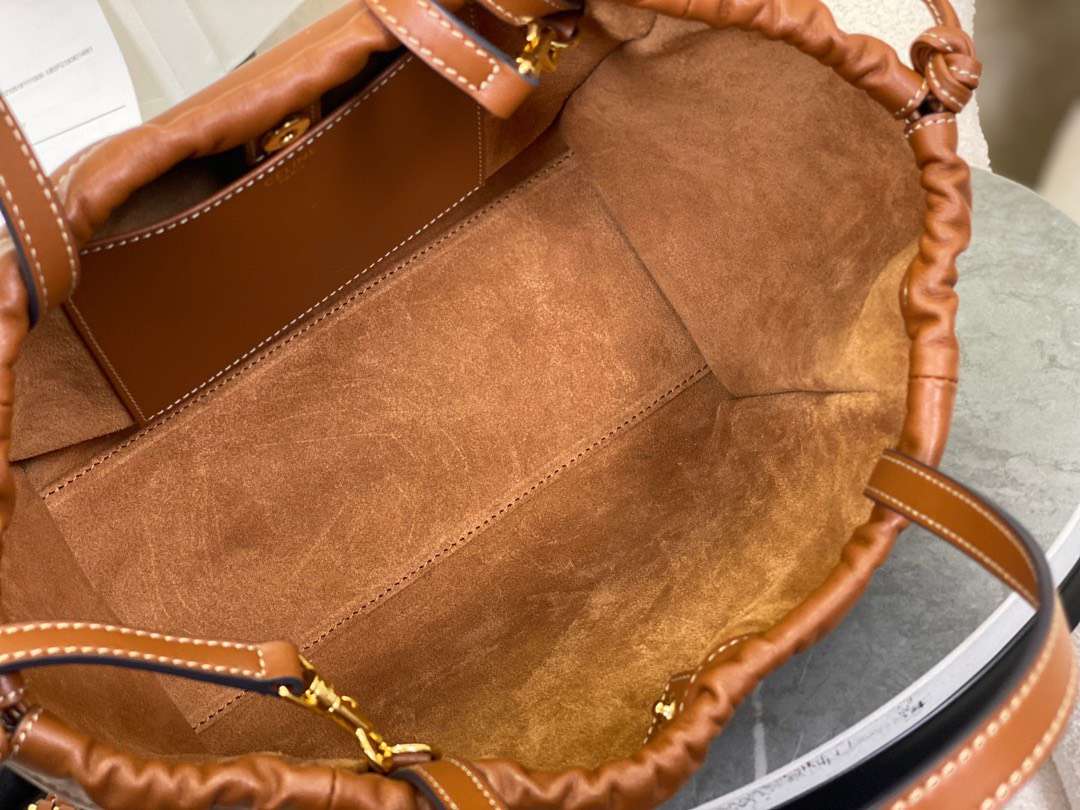 셀린느 CABAS TRIOMPHE 여성 가방 (2컬러)