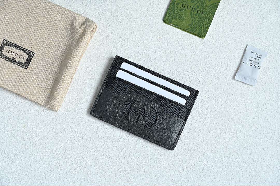 구찌 GG SUPREME 카드지갑