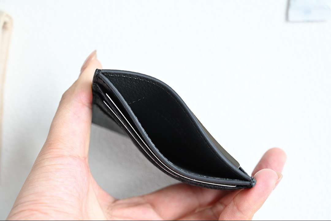 구찌 GG SUPREME 카드지갑