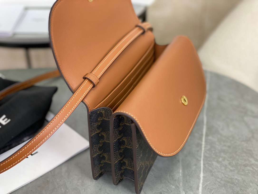 셀린느 월렛 온 스트랩 트라이엄프 여성 가방