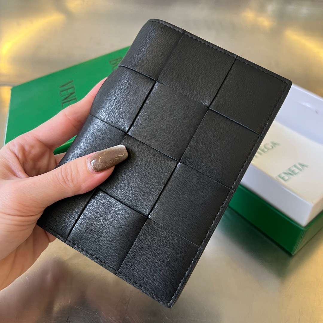 보테가 Medium Cassette 카드 지갑 (3컬러)