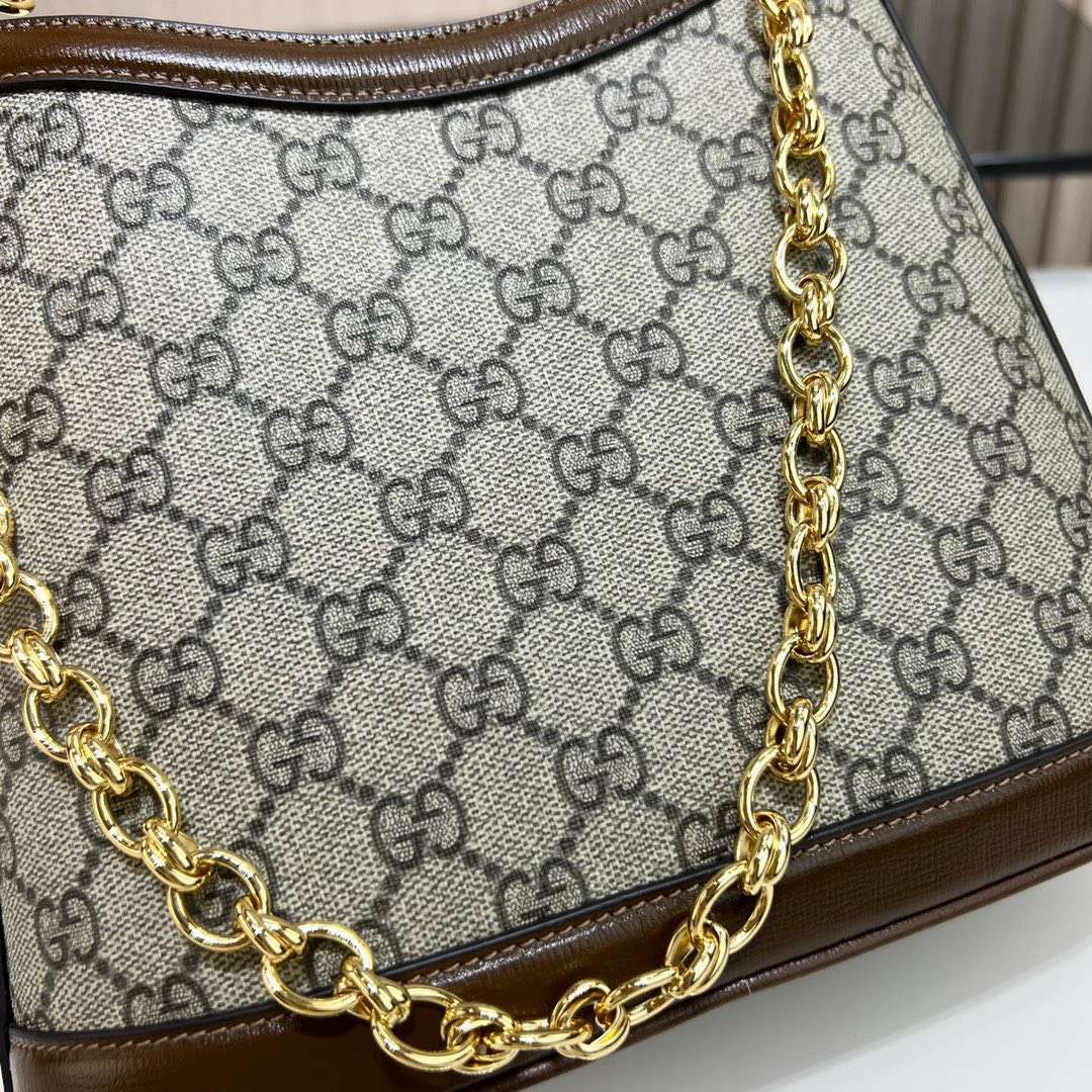 구찌 Large Interlocking 여성 숄더백