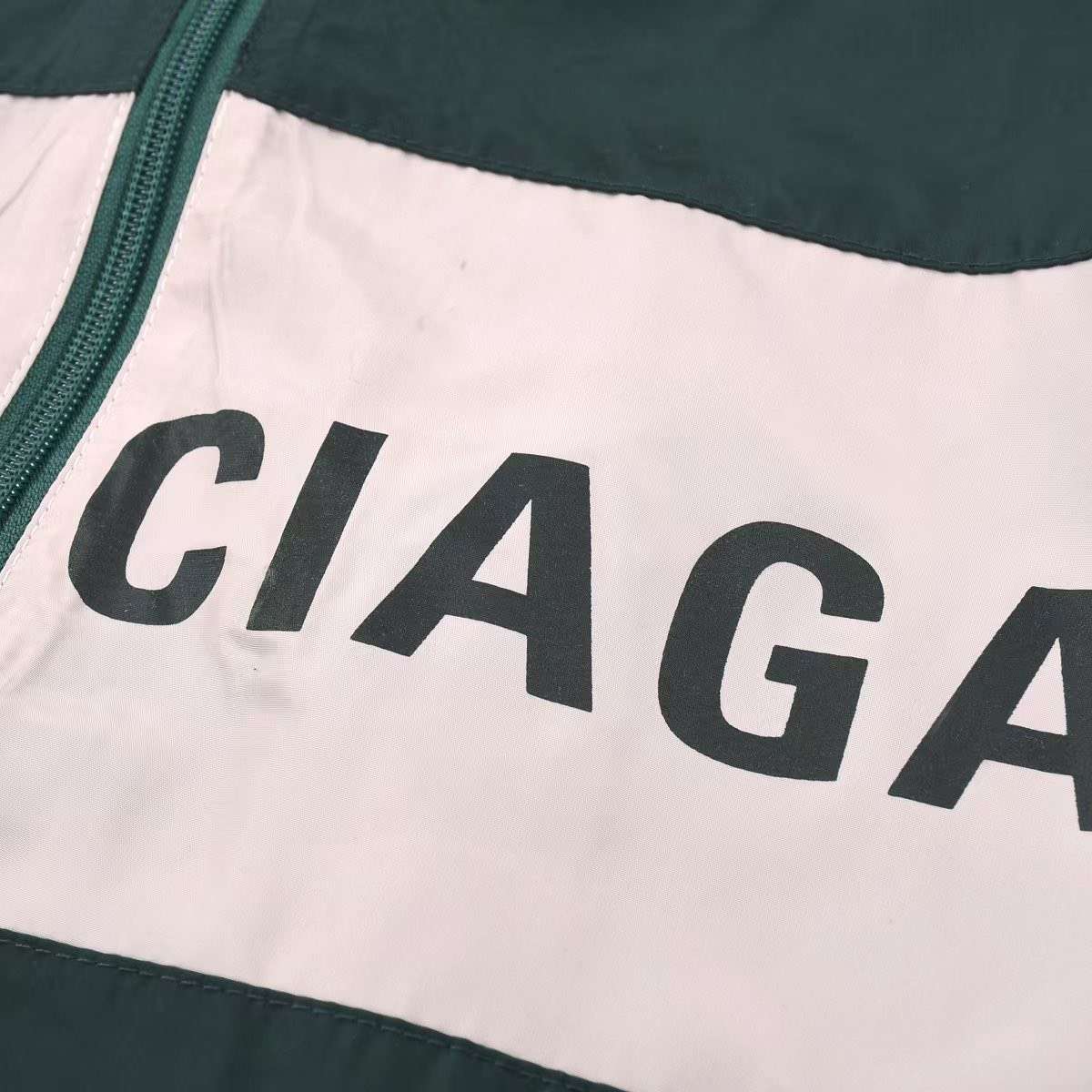 발렌시아가 LOGO ZIP-UP 남여공용 바람막이