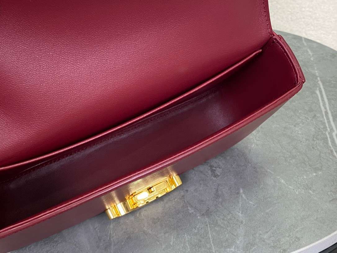 셀린느 CLASSIC TRIOMPHE 여성 숄더백