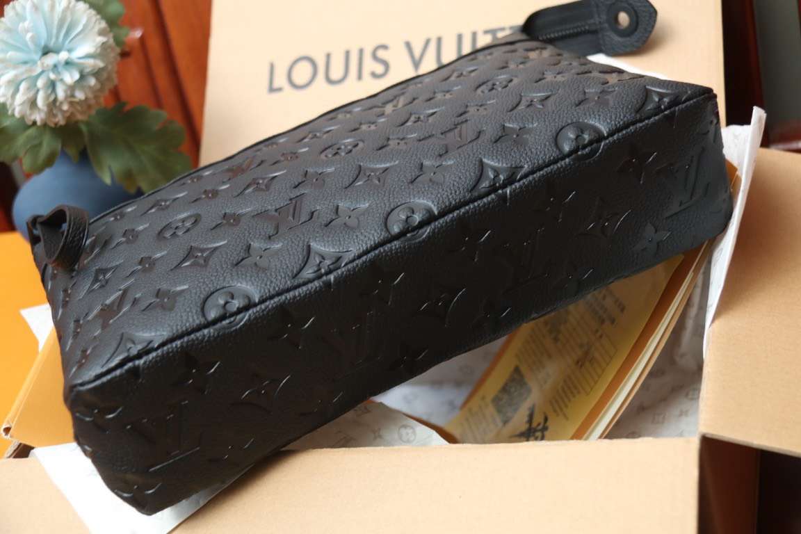 루이비통 MONOGRAM ECLIPSE 클러치