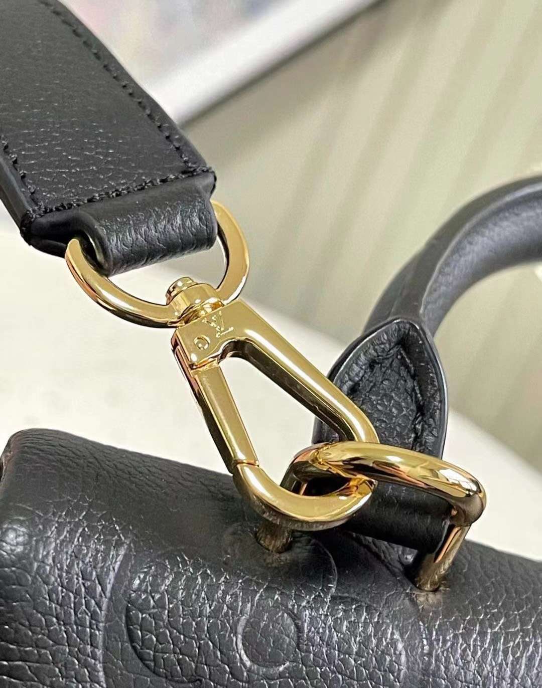 루이비통 마들렌 여성 크로스백