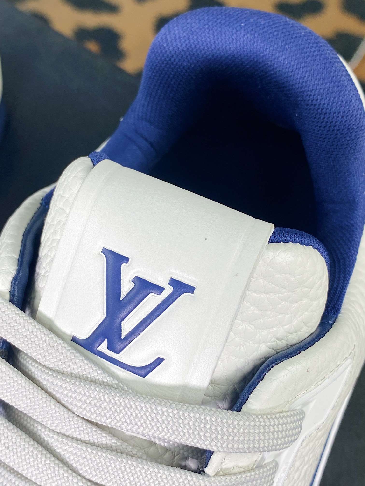 루이비통 Trainer Sneaker Low 남여공용 스니커즈