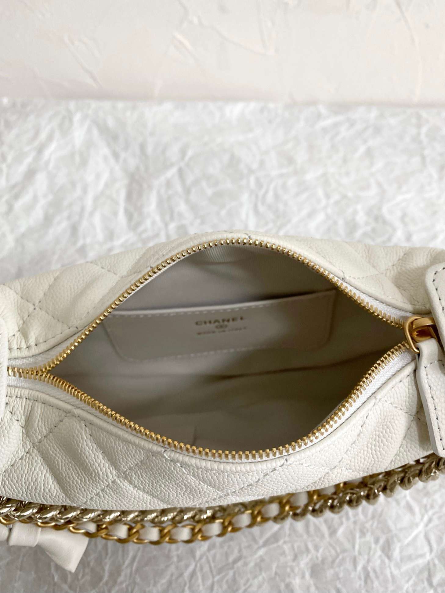 샤넬 23C Mini Pouch 여성 핸드백 (2컬러)