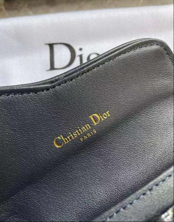 디올 새들 플랩 오블리크 카드 지갑