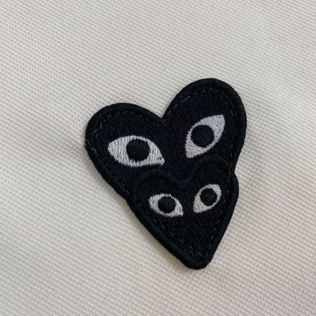 꼼데가르송 자수 하트 로고 남성 반팔티