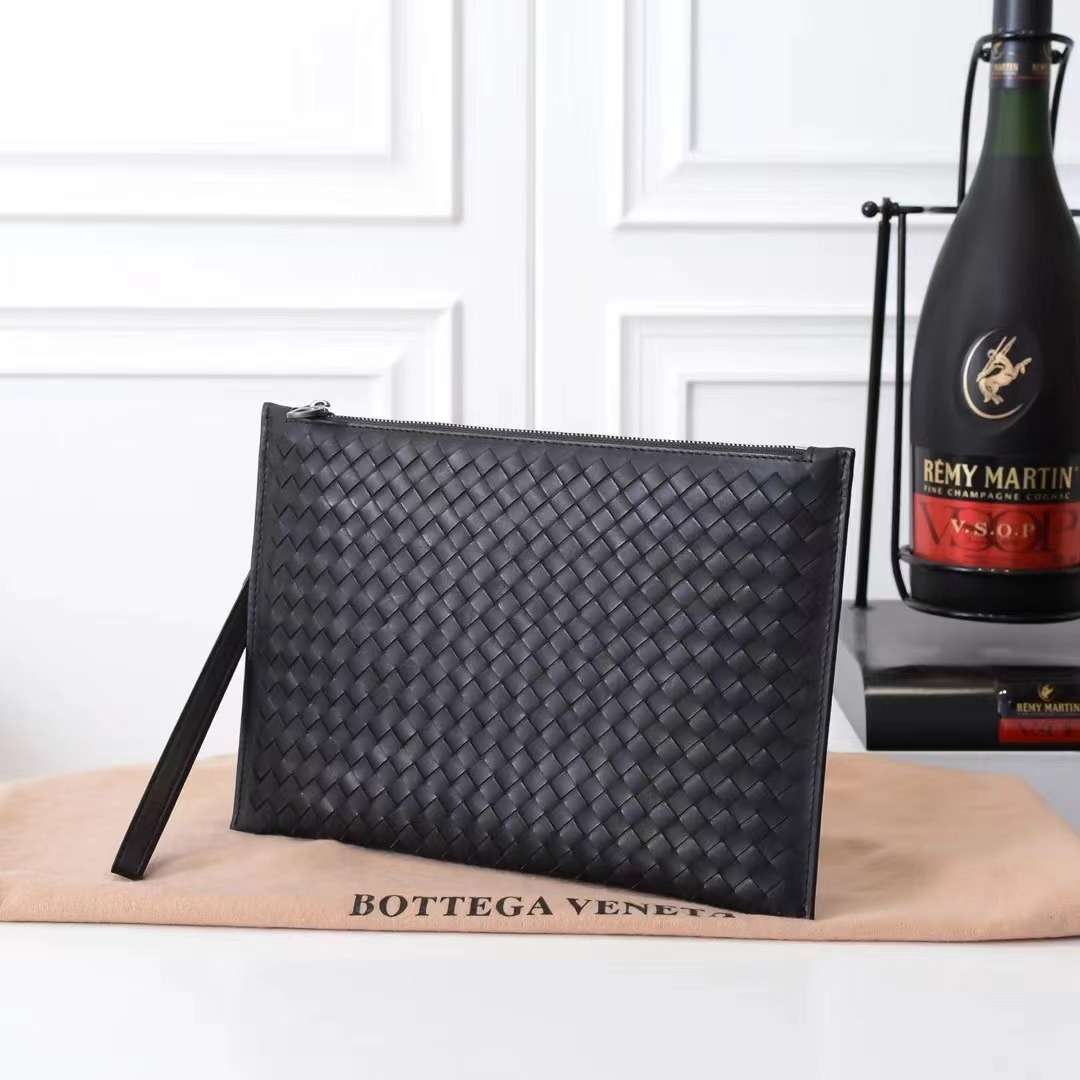 보테가 인트레치아토 클러치백