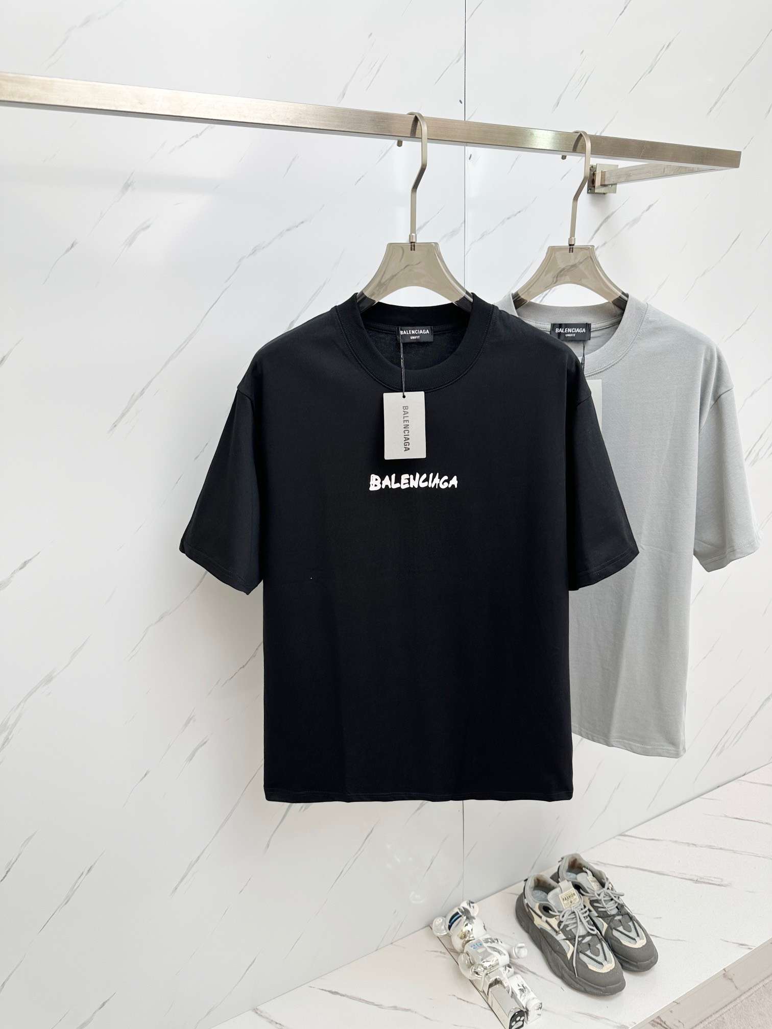 발렌시아가 베이직 남성 반팔티