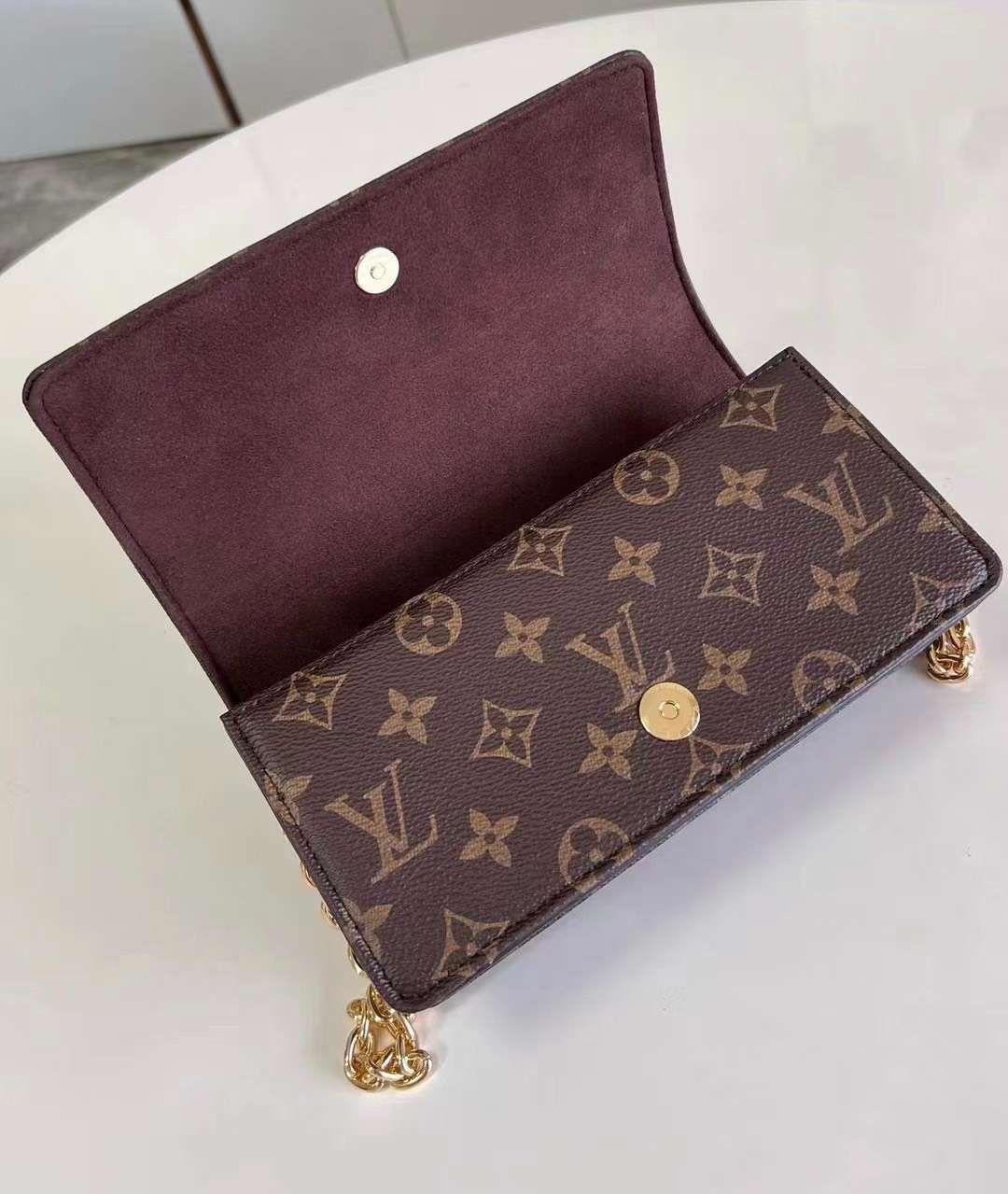 루이비통 모노그램 릴리 월렛 온 체인 숄더백