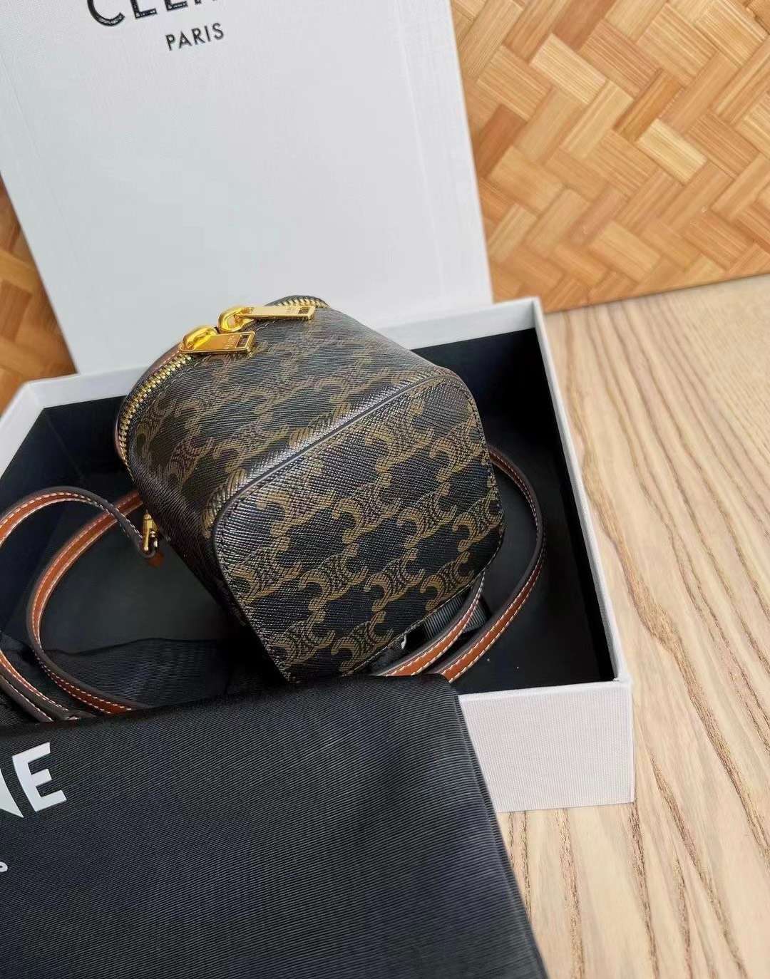 셀린느 미니 배니티 케이스 트리오페 여성 크로스백