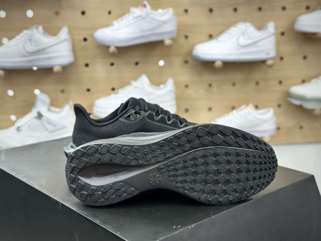 나이키 TRIPLE BLACK 남여공용 스니커즈