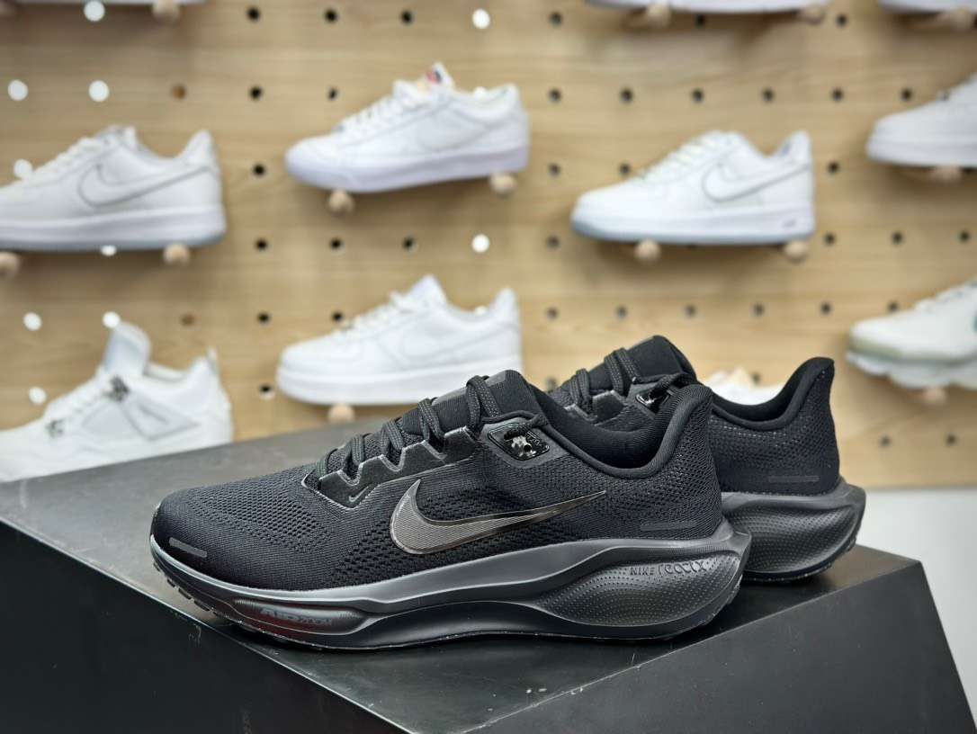 나이키 TRIPLE BLACK 남여공용 스니커즈