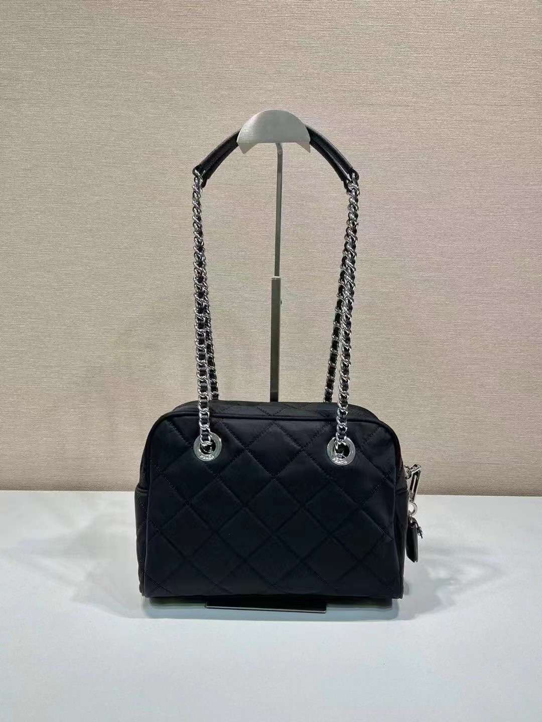 프라다 테수토 포크노 퀼팅 체인 여성 숄더백