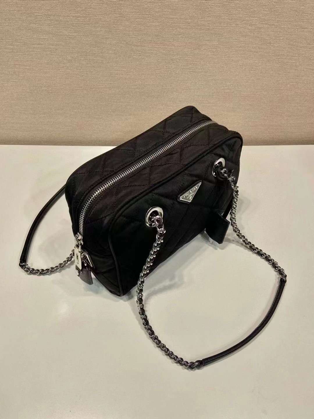 프라다 테수토 포크노 퀼팅 체인 여성 숄더백