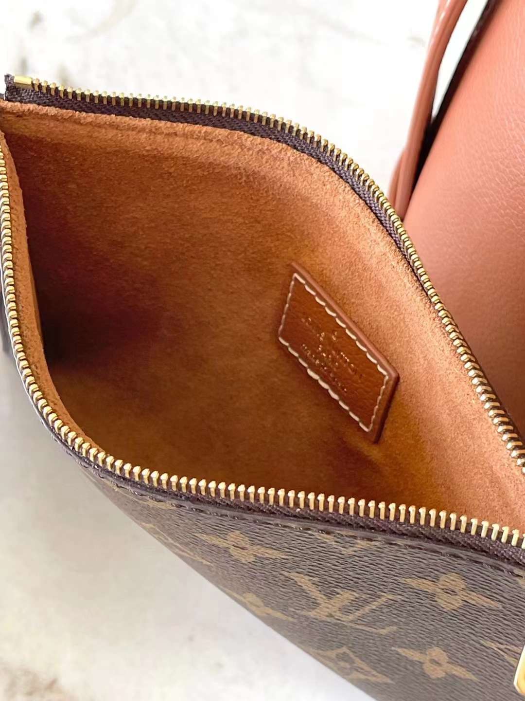 루이비통 로우 키 여성 호보백