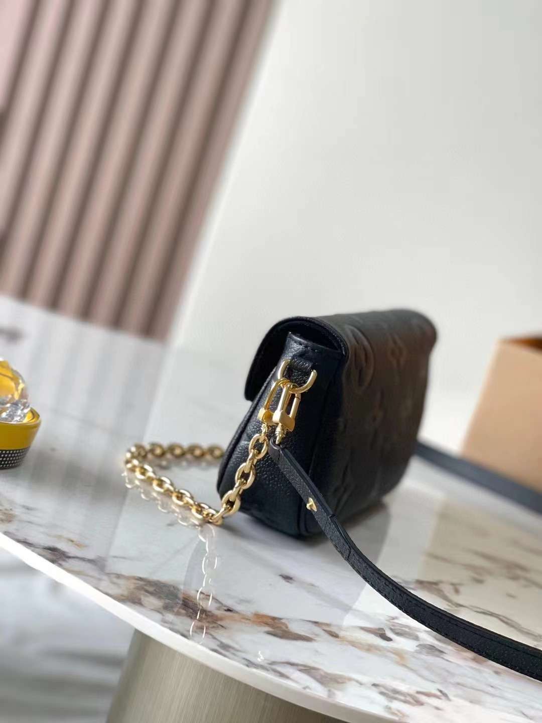 루이비통 월릿 온 체인 아이비 숄더백