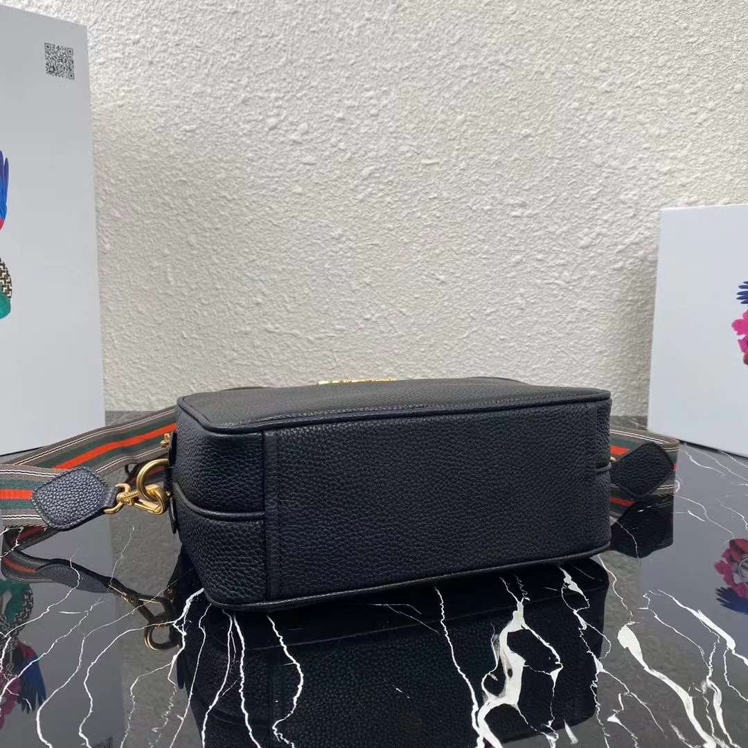 프라다 테수토 포코노 나일론 여성 크로스백