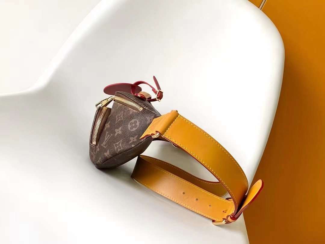 루이비통 MONOGRAM RUSH 남성 범백