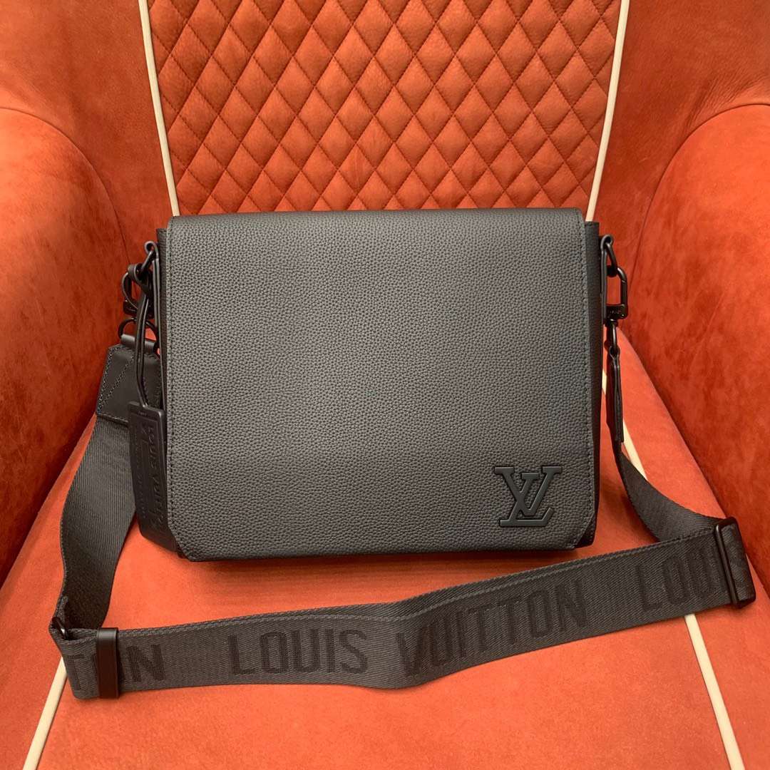 루이비통 Aerogram Messenger 남성 블랙 가방
