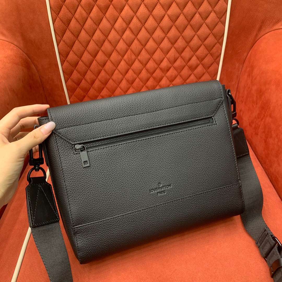 루이비통 Aerogram Messenger 남성 블랙 가방