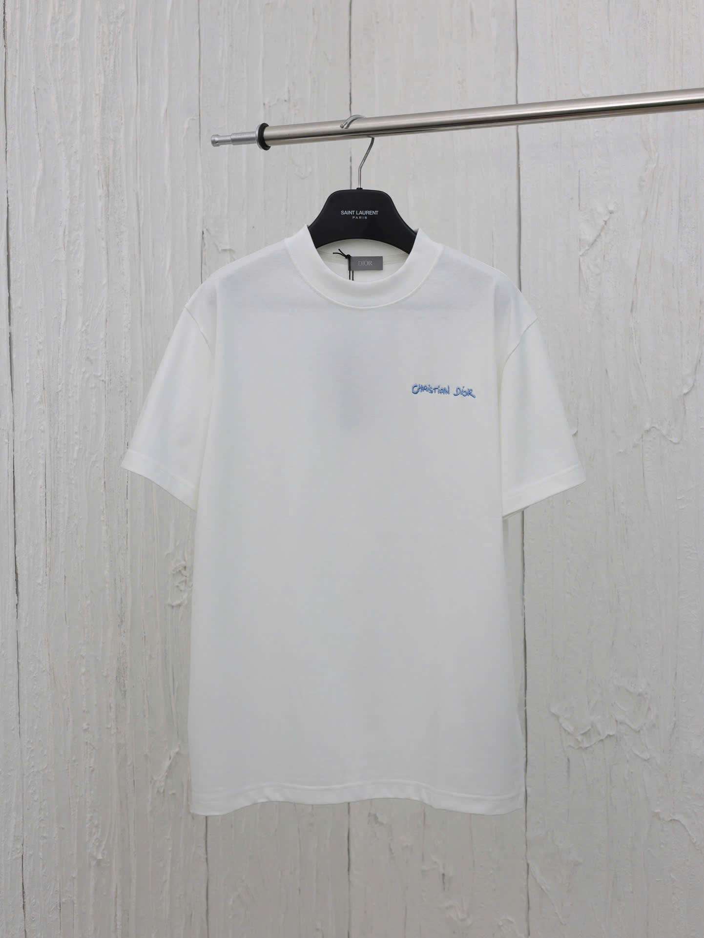 디올 DIOR 자수 남여공용 반팔티 (2컬러)