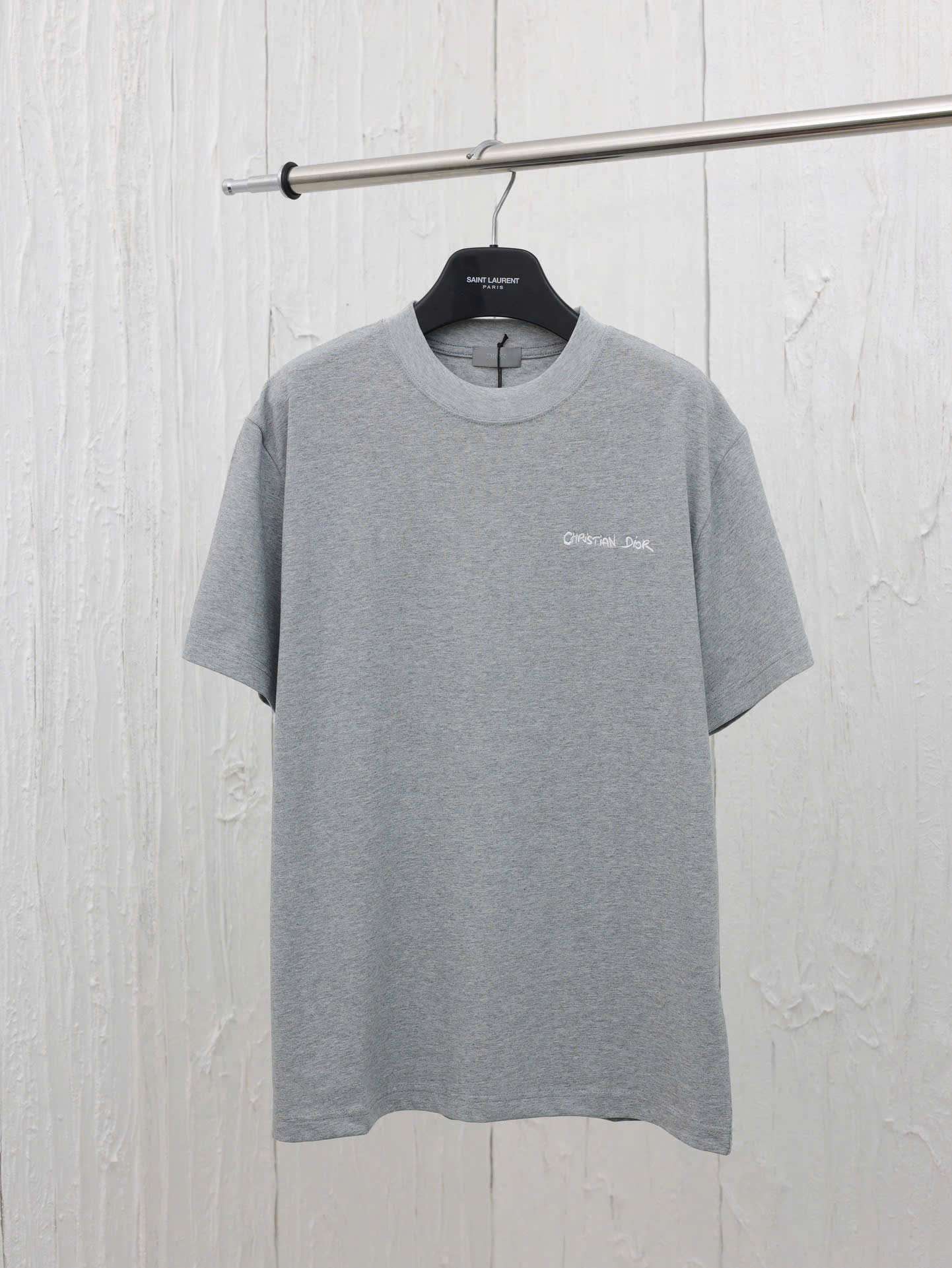 디올 DIOR 자수 남여공용 반팔티 (2컬러)