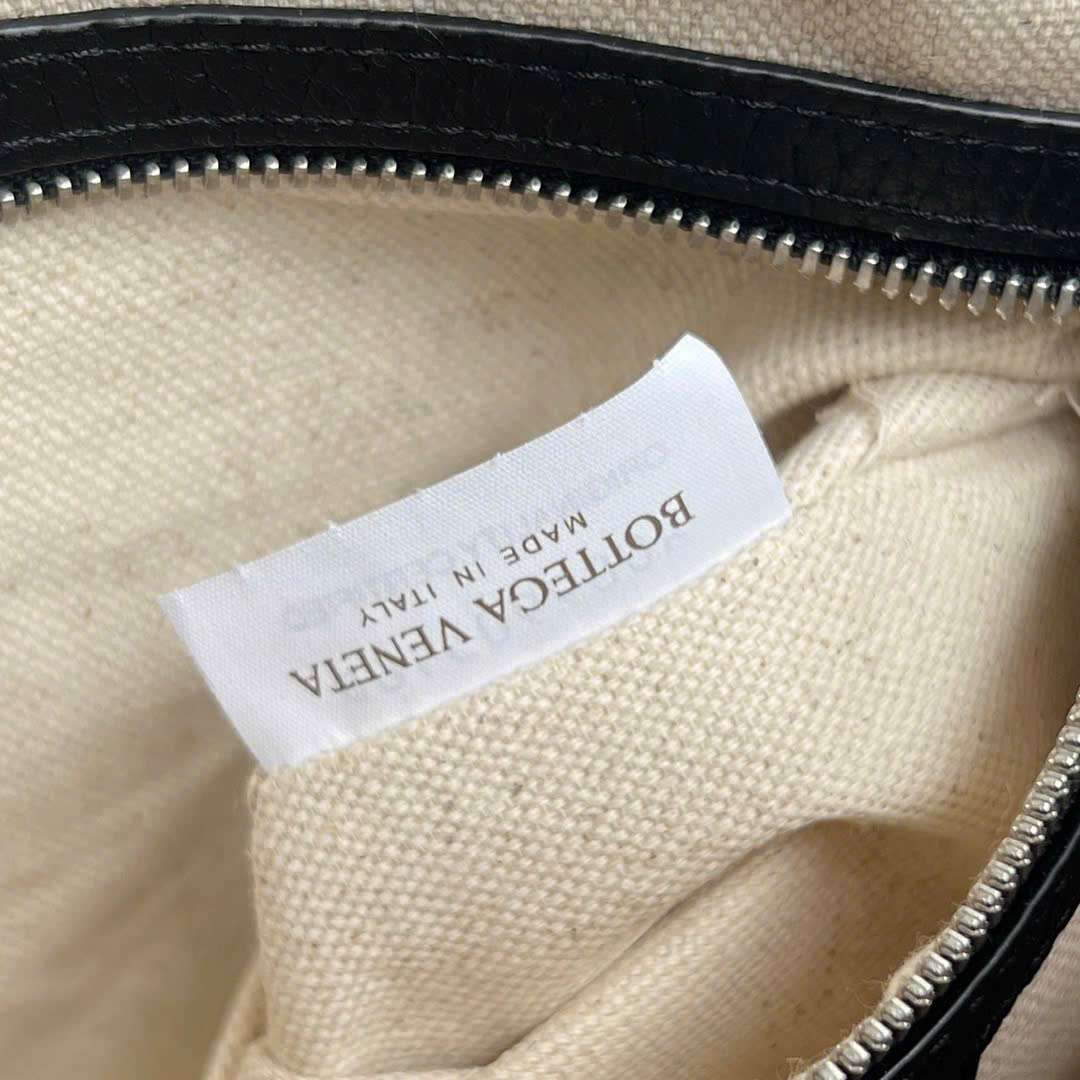 보테가 MEDIUM INTRECCIATO 남성 가방