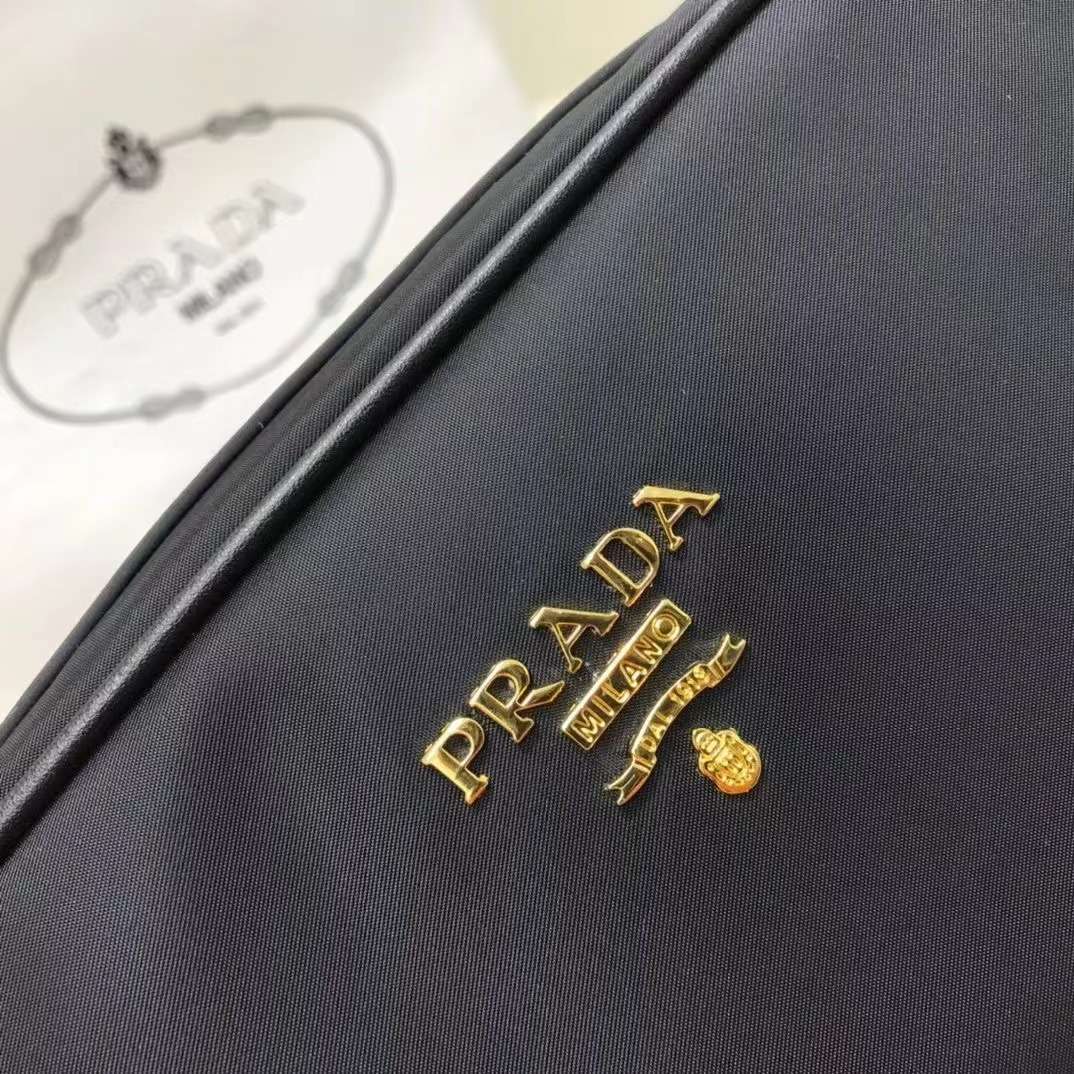 프라다 포코노 남여공용 크로스백