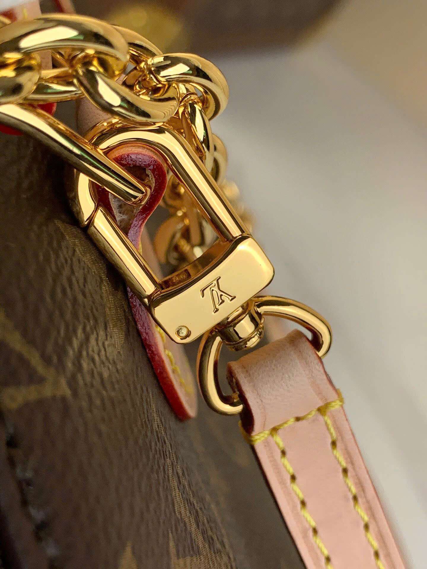 루이비통 LOCKIT BB 여성 크로스백