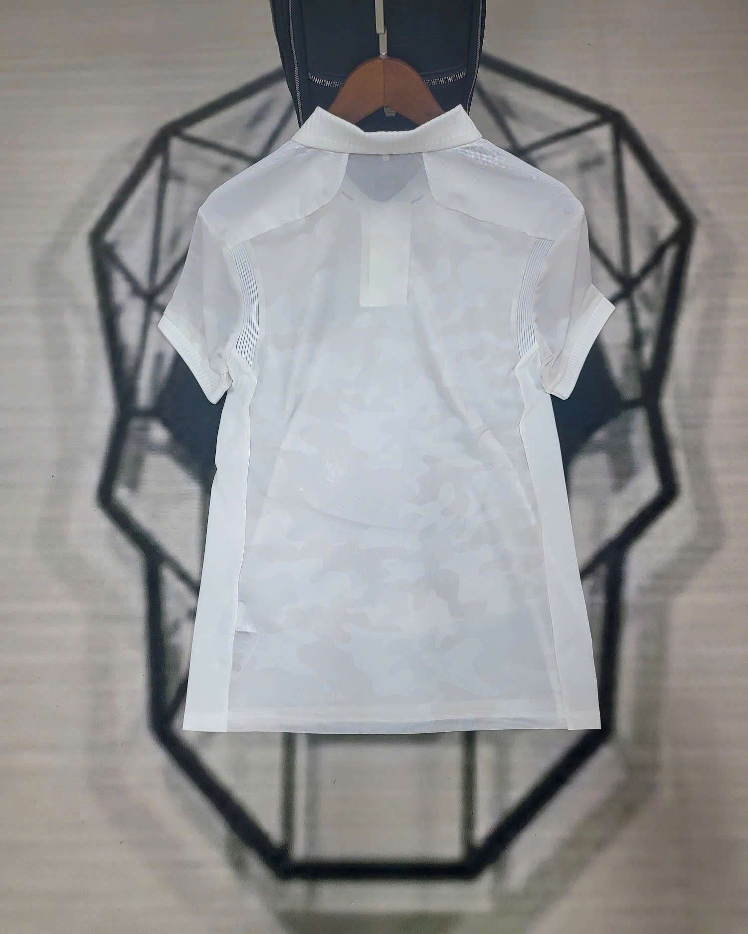 어메이징크리 AIR CIRCUIT 가슴 로고  남성 골프 반팔티 (2컬러)