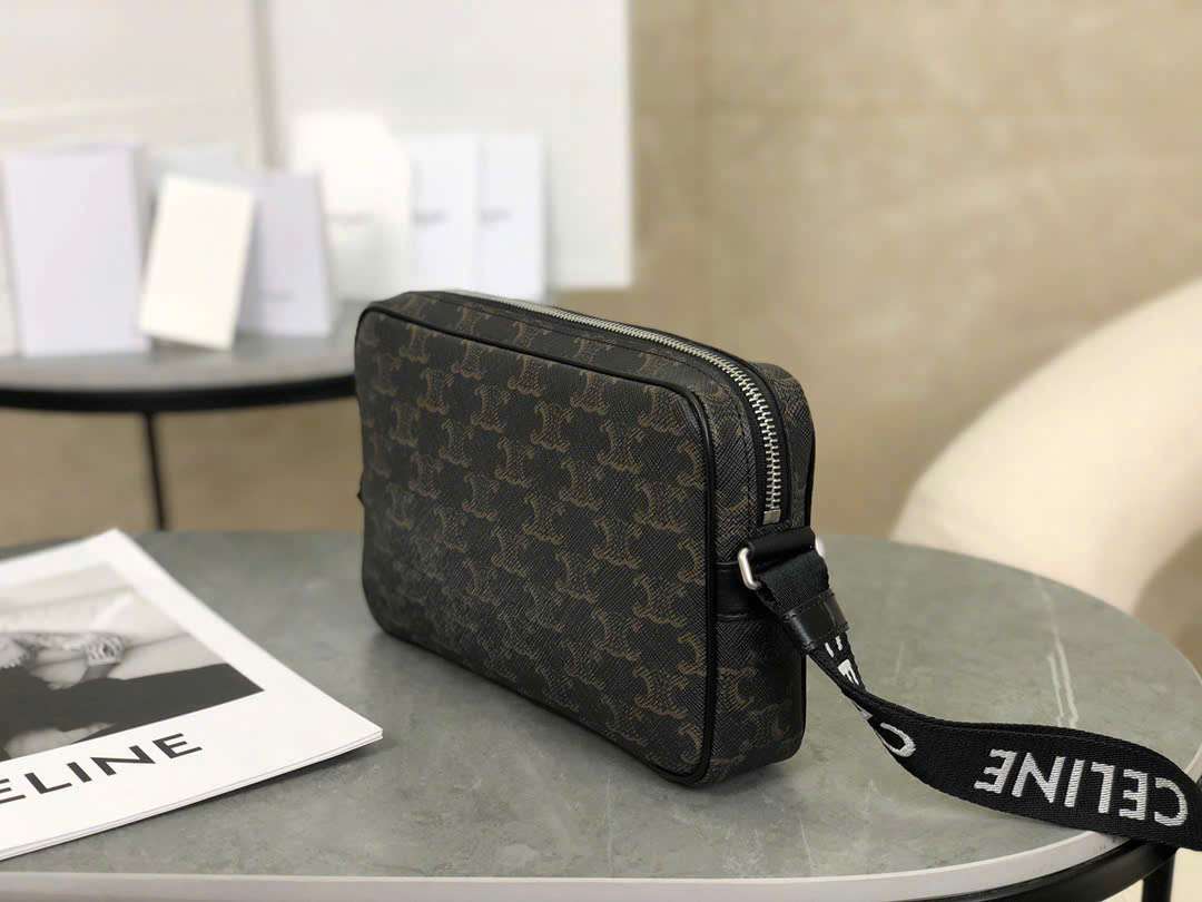 셀린느 트리오페 캔버스 미디엄 남성 가방